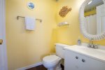 En-suite bathroom with tub/shower combination